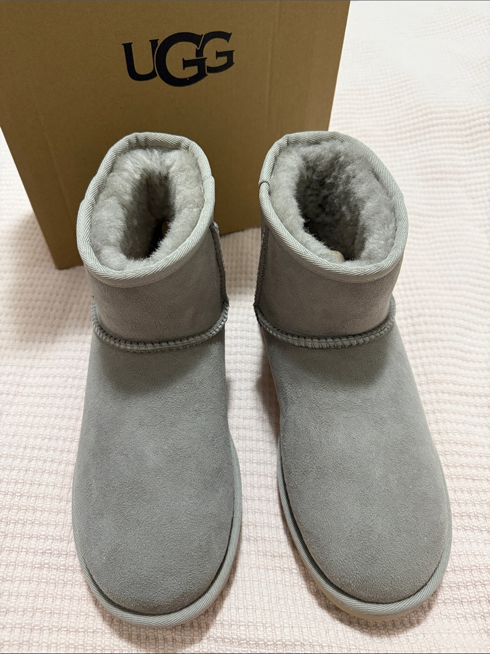 New UGG Women’s Classic Mini II - Size 7 Grey